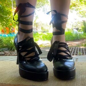 Hot Topic Ribbon lace heels size 9